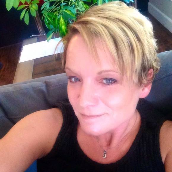 Meet your Posher, Deanna - Picture 1 of 1